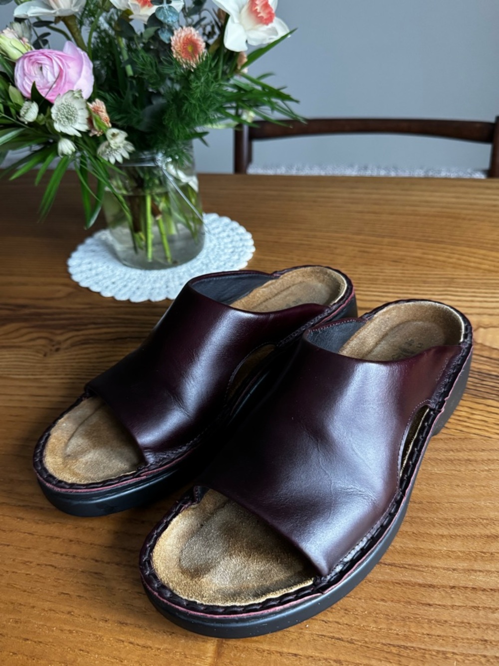 Naot Rome Sandal in Bordeaux Smooth Leather (Size 39/8.5)